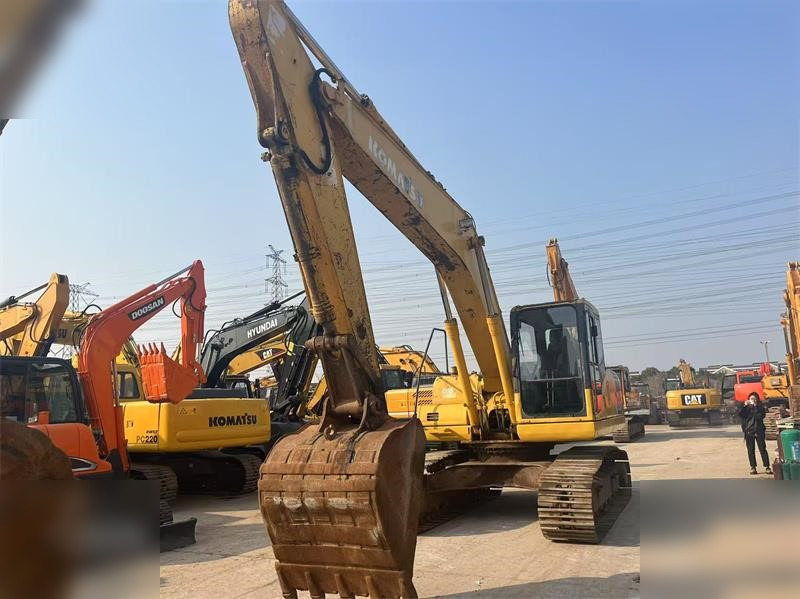 KOMATSU PC220-7 - Crawler excavator: picture 4 KOMATSU PC220-7 - Crawler excavator: picture 4