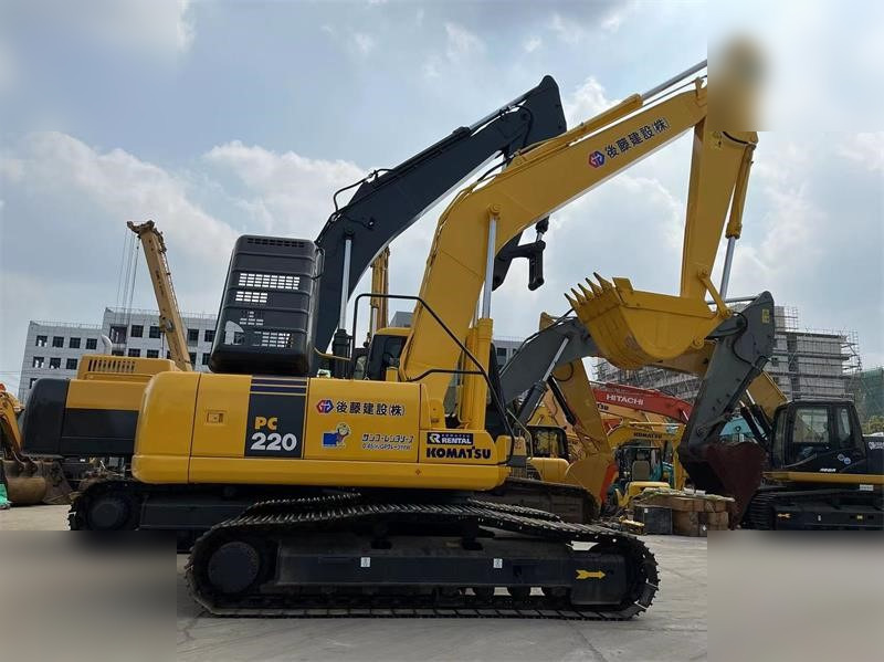 KOMATSU PC220-7 - Crawler excavator: picture 1 KOMATSU PC220-7 - Crawler excavator: picture 1