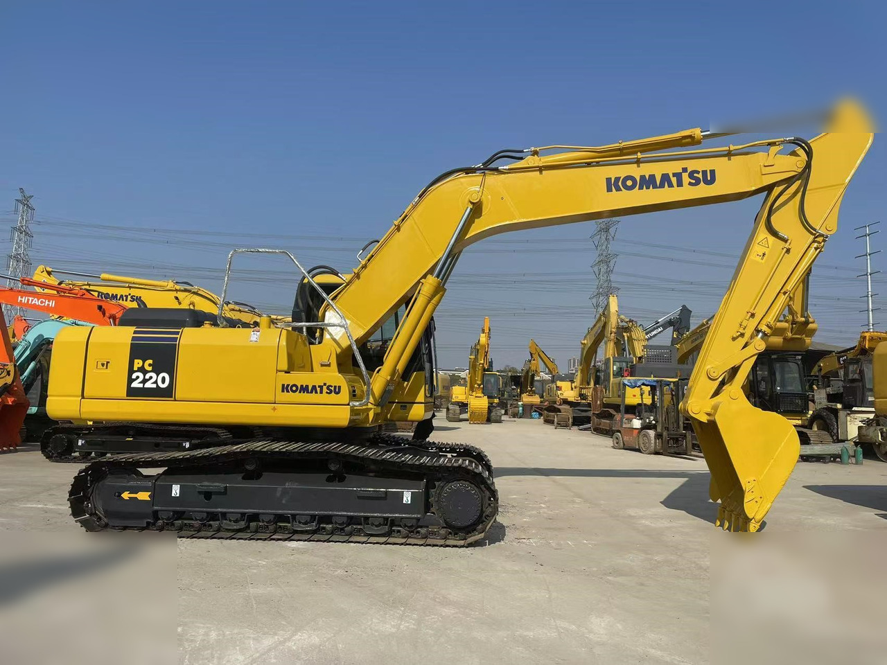 KOMATSU PC220-7 - Crawler excavator: picture 5 KOMATSU PC220-7 - Crawler excavator: picture 5