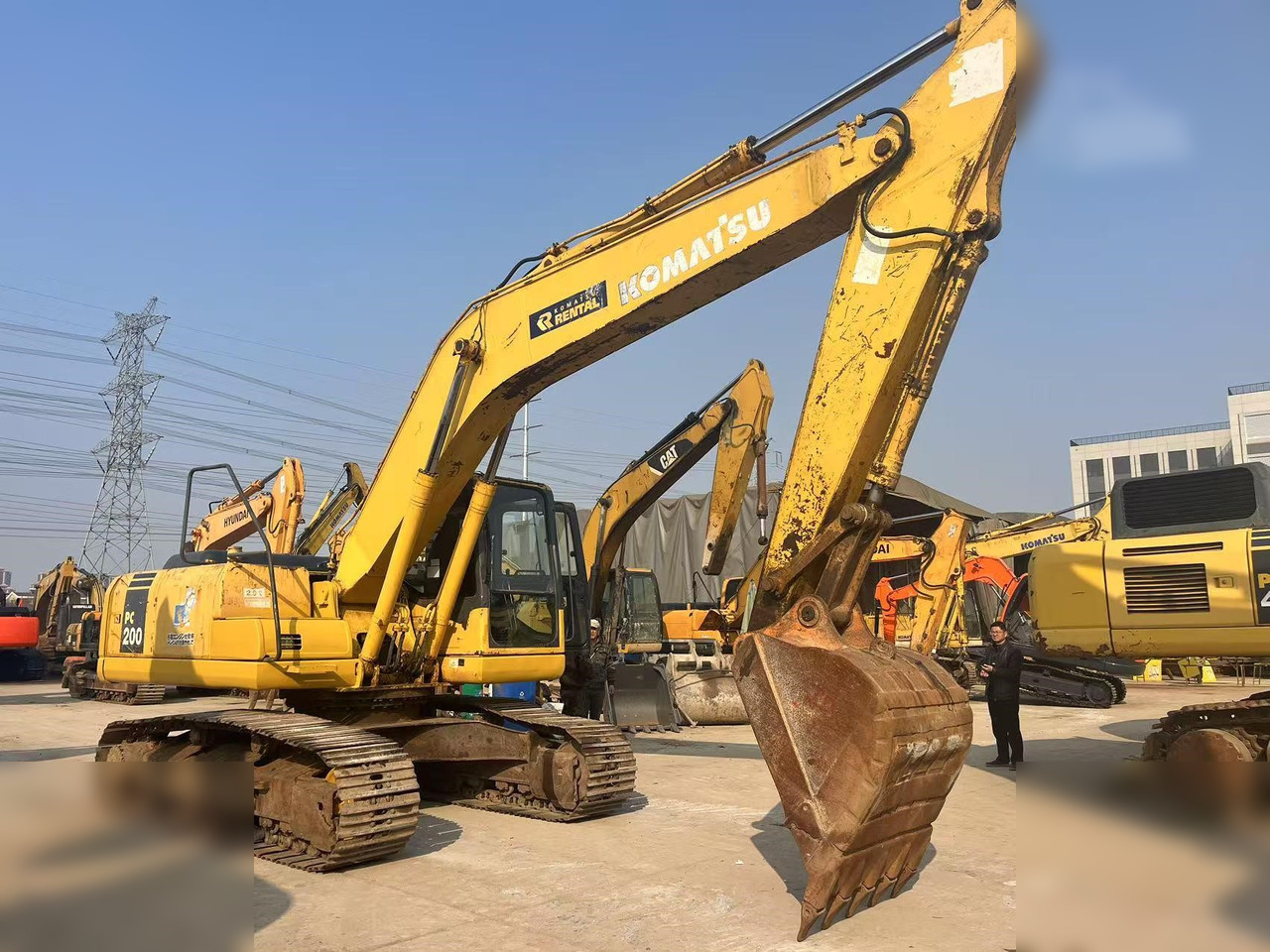 KOMATSU PC220-7 - Crawler excavator: picture 2 KOMATSU PC220-7 - Crawler excavator: picture 2