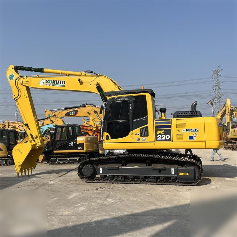 KOMATSU PC220-8 - Crawler excavator: picture 1 KOMATSU PC220-8 - Crawler excavator: picture 1