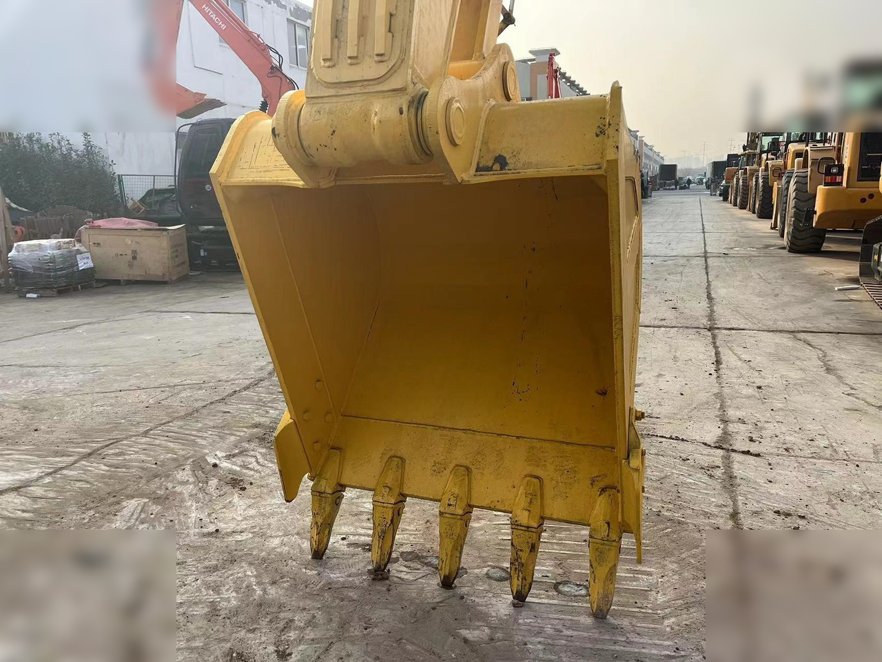 KOMATSU PC220-8M0 - Crawler excavator: picture 3 KOMATSU PC220-8M0 - Crawler excavator: picture 3