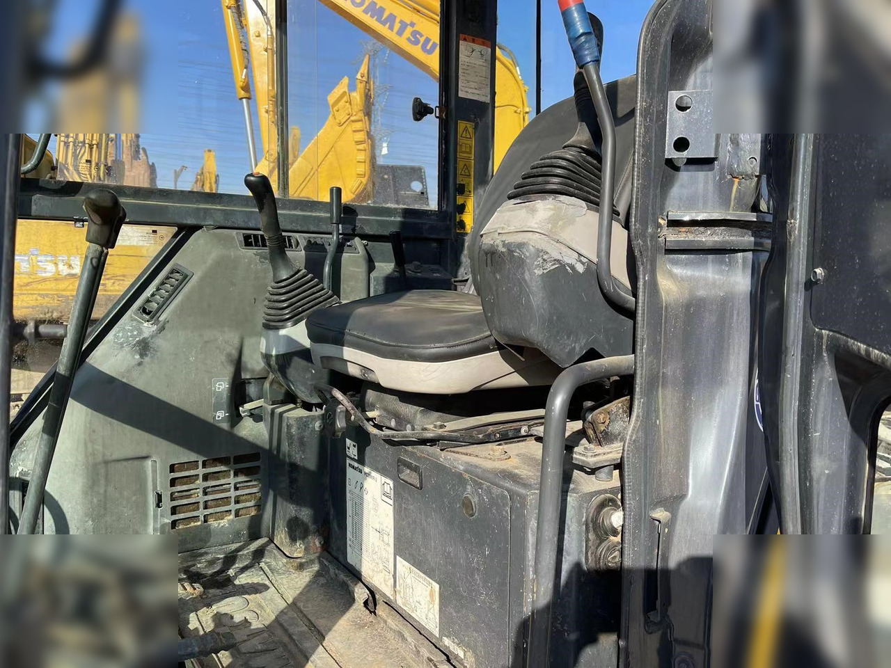 KOMATSU PC35MR-2 - Mini excavator: picture 3 KOMATSU PC35MR-2 - Mini excavator: picture 3