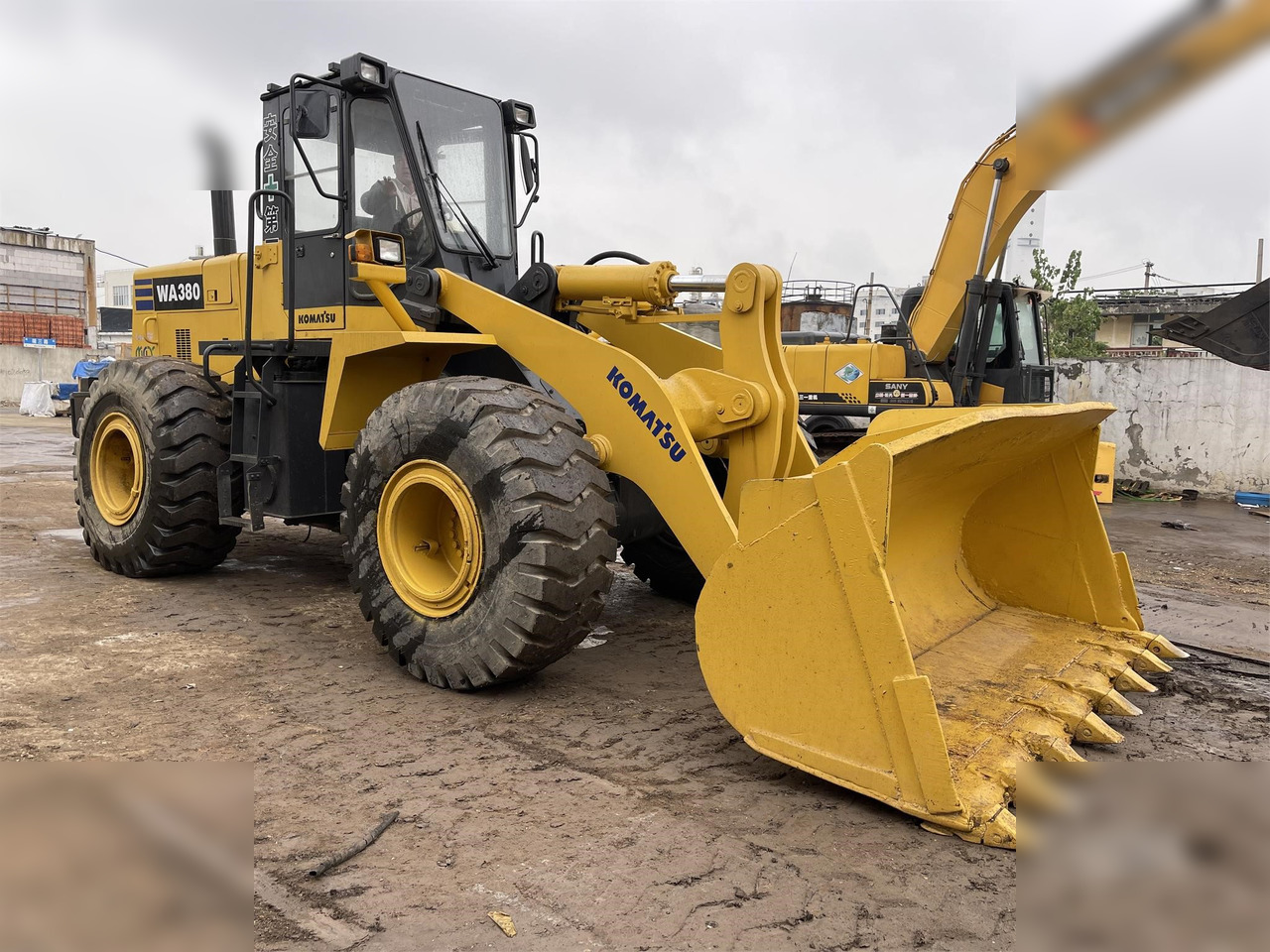 KOMATSU WA380-3 - Wheel loader: picture 1 KOMATSU WA380-3 - Wheel loader: picture 1