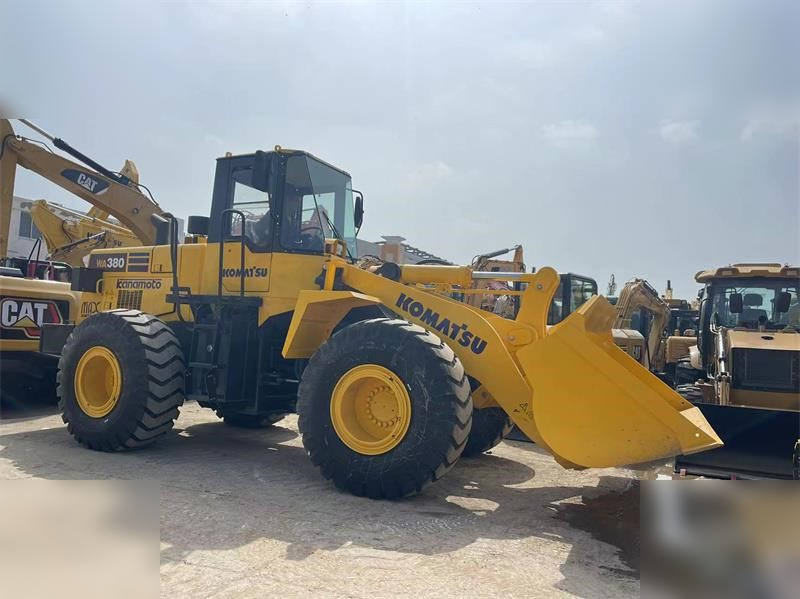 KOMATSU WA380-3 - Wheel loader: picture 4 KOMATSU WA380-3 - Wheel loader: picture 4