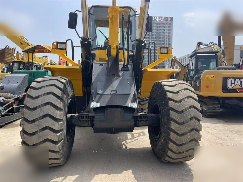 KOMATSU WA380-3 - Wheel loader: picture 5 KOMATSU WA380-3 - Wheel loader: picture 5