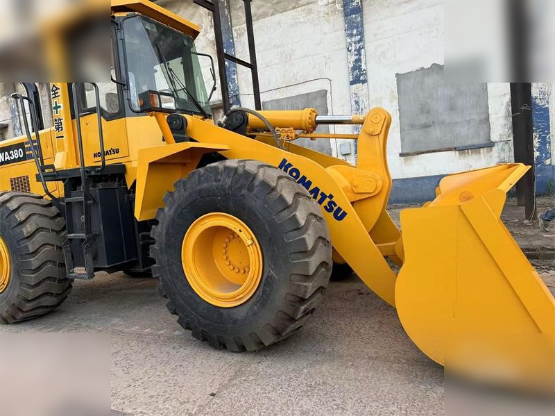 KOMATSU WA380-3 - Wheel loader: picture 4 KOMATSU WA380-3 - Wheel loader: picture 4