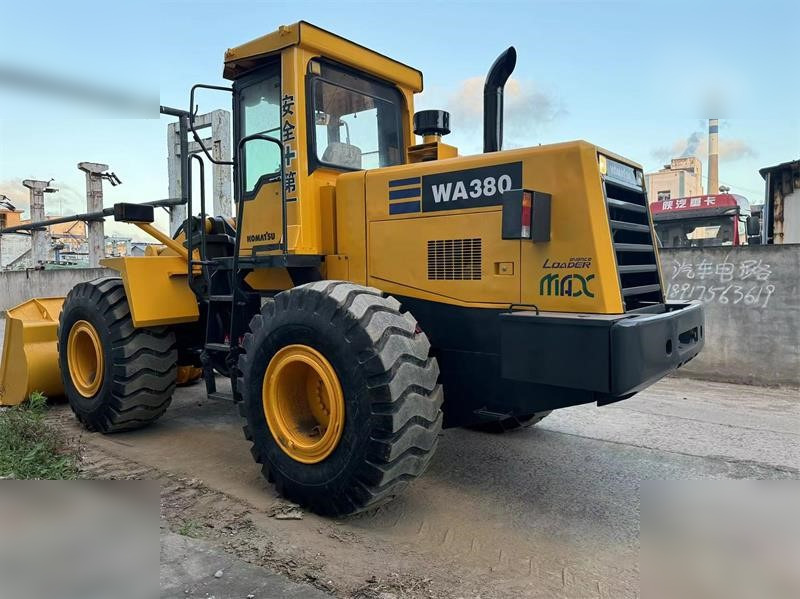 KOMATSU WA380-3 - Wheel loader: picture 5 KOMATSU WA380-3 - Wheel loader: picture 5