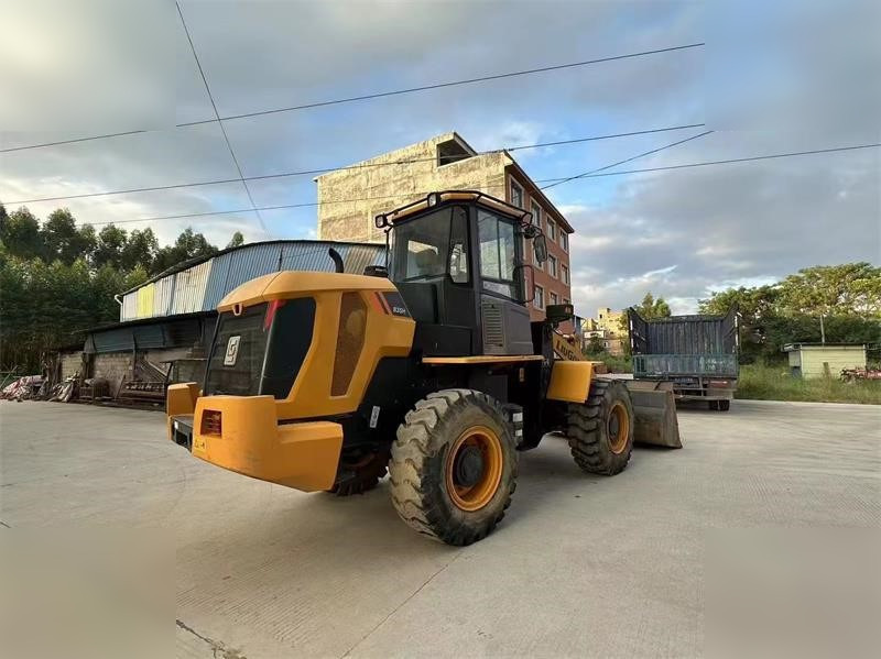 LIUGONG 835H - Wheel loader: picture 2 LIUGONG 835H - Wheel loader: picture 2