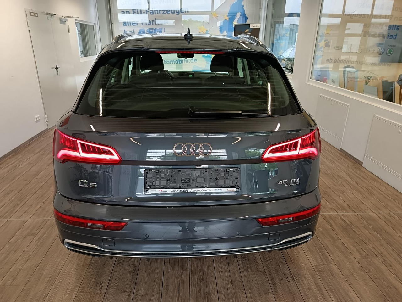 Audi Q5 40 TDI Quattro S-Line*AHK*NAVI*LED*R-KAM*DAB* - SUV: picture 5 Audi Q5 40 TDI Quattro S-Line*AHK*NAVI*LED*R-KAM*DAB* - SUV: picture 5