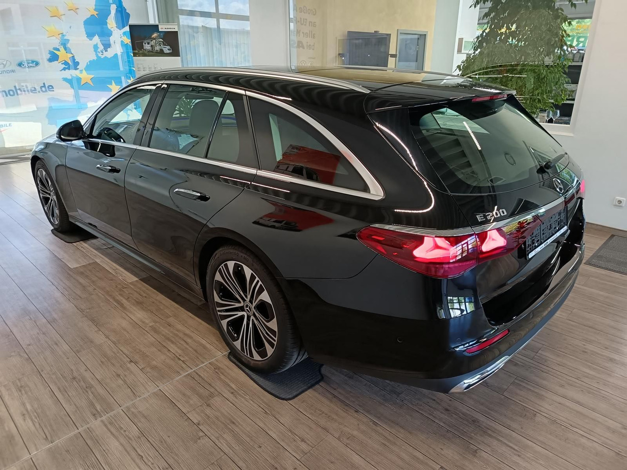 Mercedes-Benz E 200 Avantgarde Advanced*PSD*LED*NAVI*ACC* - Station wagon: picture 4 Mercedes-Benz E 200 Avantgarde Advanced*PSD*LED*NAVI*ACC* - Station wagon: picture 4
