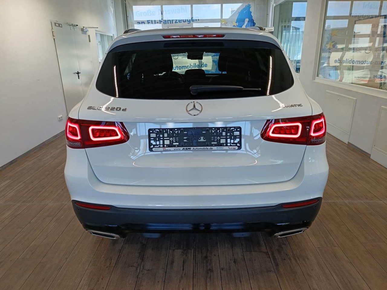 Mercedes-Benz GLC 220d AMG Line 4MATIC*AHK*NAVI*LED*R-KAM*DAB* - SUV: picture 5 Mercedes-Benz GLC 220d AMG Line 4MATIC*AHK*NAVI*LED*R-KAM*DAB* - SUV: picture 5