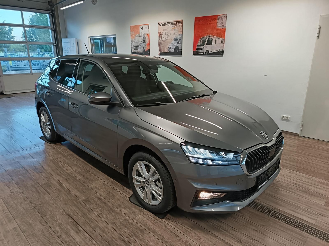 Skoda Fabia 30 Jahre DSG*VORBER.AHK*LED*R-KAM*TEMP*DAB - Sedan: picture 3 Skoda Fabia 30 Jahre DSG*VORBER.AHK*LED*R-KAM*TEMP*DAB - Sedan: picture 3