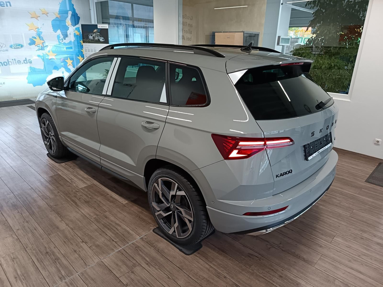 Skoda Karoq Sportline 2,0 TDI 4x4*AHK*PSD*STD.HZG*DCC* - SUV: picture 4 Skoda Karoq Sportline 2,0 TDI 4x4*AHK*PSD*STD.HZG*DCC* - SUV: picture 4