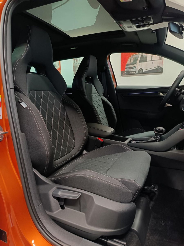 SUV Skoda Karoq Sportline 2,0 TDI DSG 4x4*AHK*PSD*STD.HZG*: picture 22 SUV Skoda Karoq Sportline 2,0 TDI DSG 4x4*AHK*PSD*STD.HZG*: picture 22