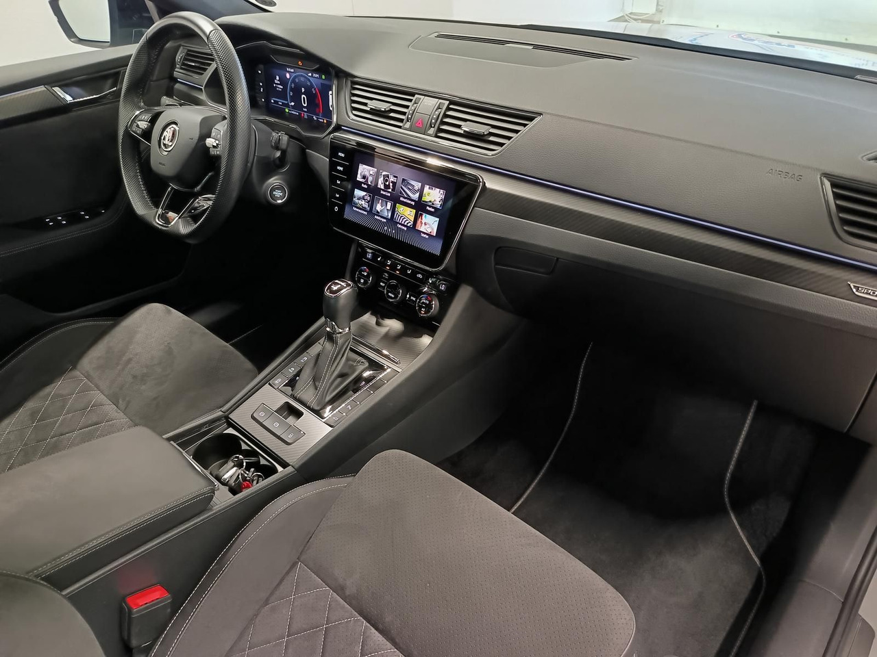 Car Skoda Superb Combi Sportline 2.0TSI DSG4x4*AHK*DCC*ACC: picture 18