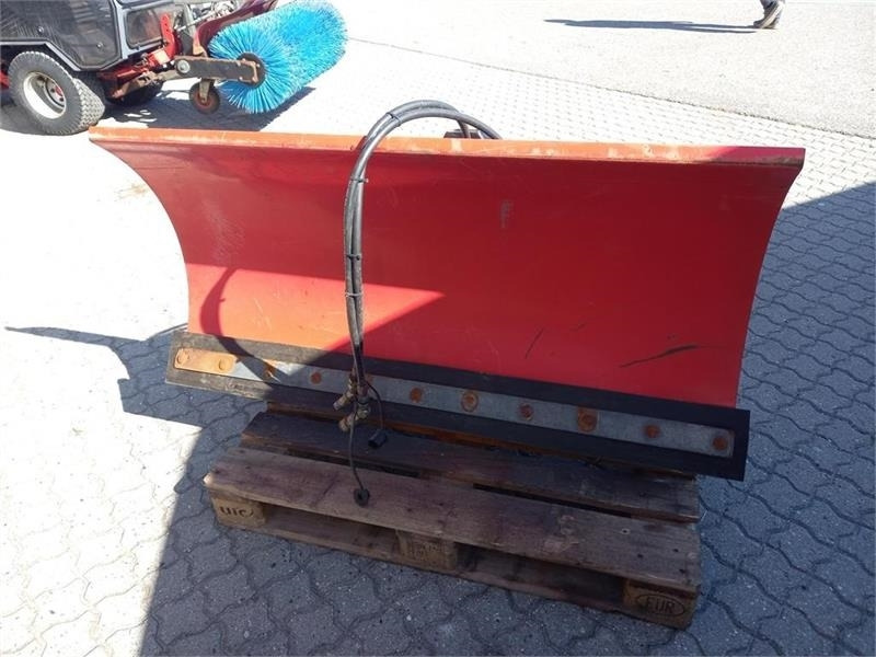 HAF 145 cm - Snow plough for Agricultural machinery: picture 1 HAF 145 cm - Snow plough for Agricultural machinery: picture 1