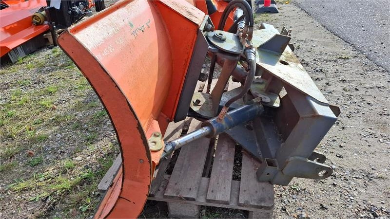 Kärcher MC 50 - Snow plough for Agricultural machinery: picture 4 Kärcher MC 50 - Snow plough for Agricultural machinery: picture 4