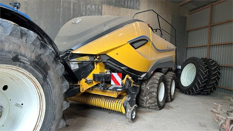 New Holland BB 1290 RC HD - Square baler: picture 1 New Holland BB 1290 RC HD - Square baler: picture 1