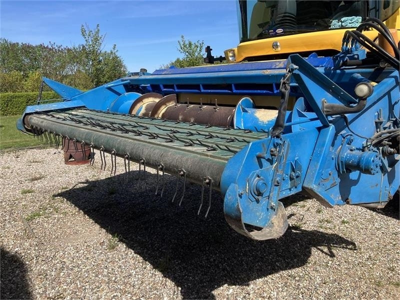 Combine harvester New Holland CX 8080 SLH: picture 14