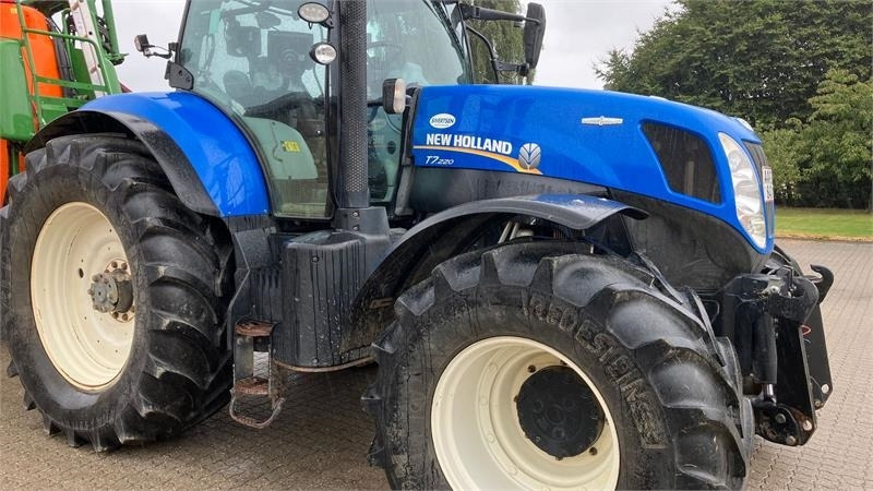 New Holland T7.220 Autocommand - Farm tractor: picture 2 New Holland T7.220 Autocommand - Farm tractor: picture 2