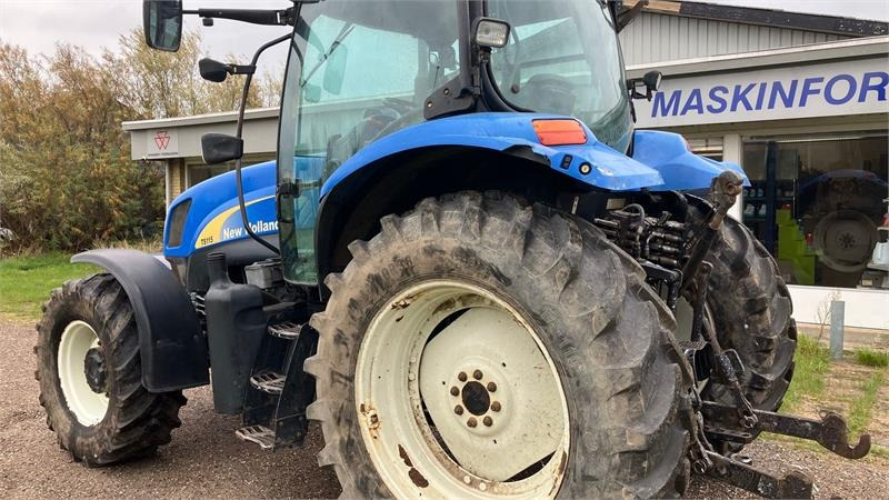 New Holland TS 115 A - Farm tractor: picture 3 New Holland TS 115 A - Farm tractor: picture 3