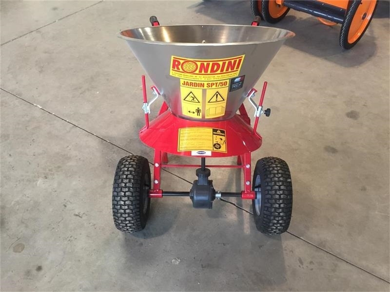 Rondini SPM 50 - Sand/ Salt spreader for Municipal/ Special vehicle: picture 2 Rondini SPM 50 - Sand/ Salt spreader for Municipal/ Special vehicle: picture 2
