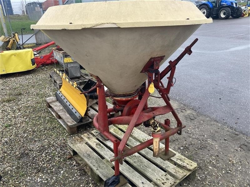 Vicon Pendulspreder - Sand/ Salt spreader for Municipal/ Special vehicle: picture 1 Vicon Pendulspreder - Sand/ Salt spreader for Municipal/ Special vehicle: picture 1