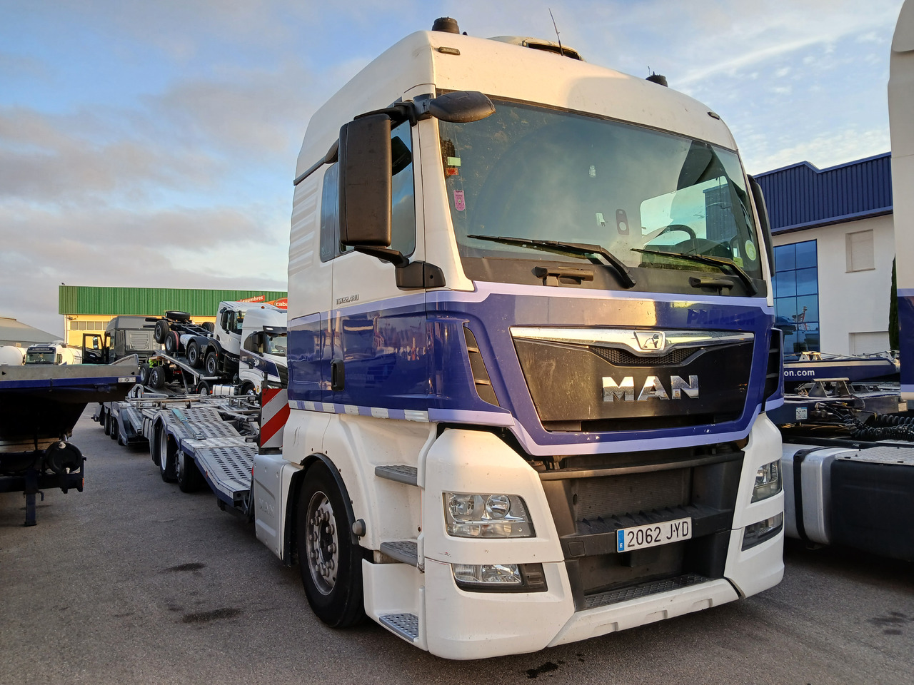 MAN TGX 18.480 - Autotransporter truck: picture 1 MAN TGX 18.480 - Autotransporter truck: picture 1