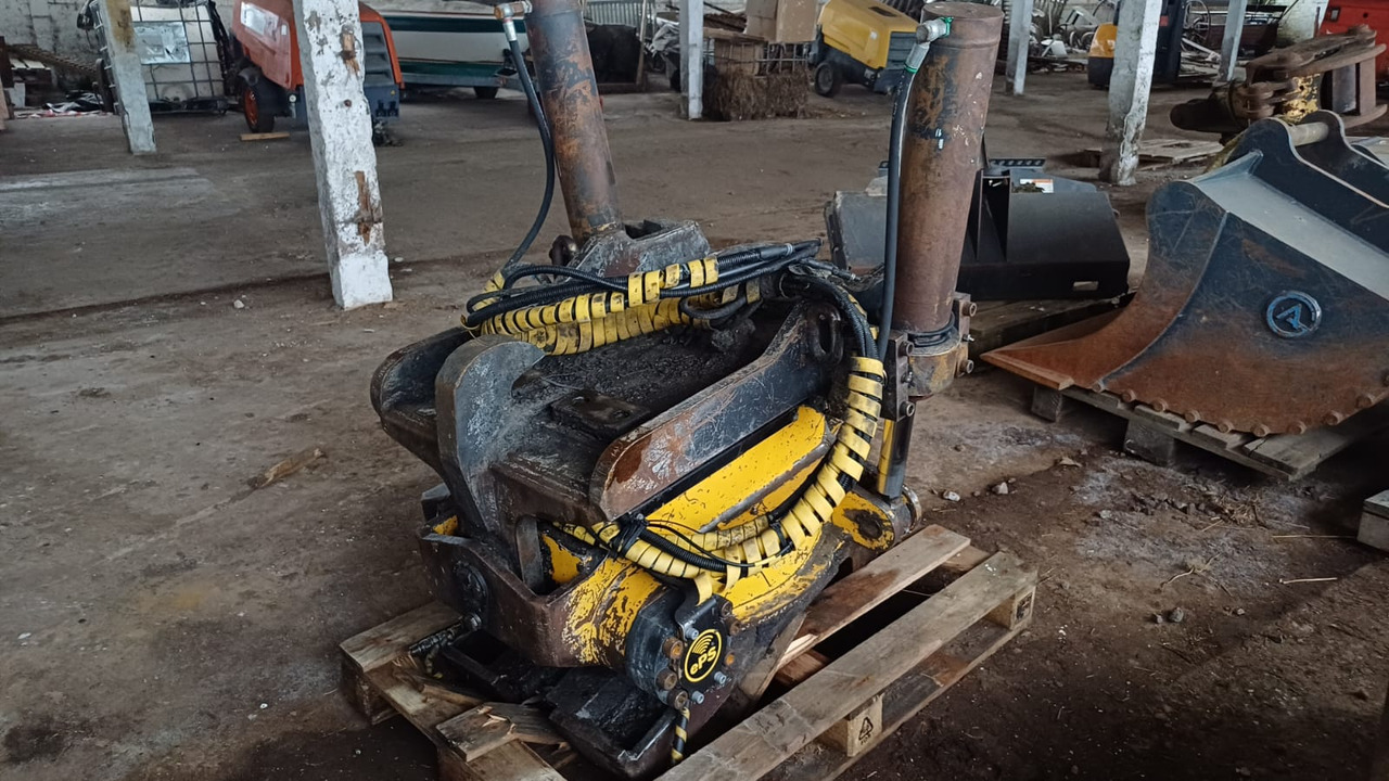 ENGCON EC30 - Tiltrotator: picture 2 ENGCON EC30 - Tiltrotator: picture 2
