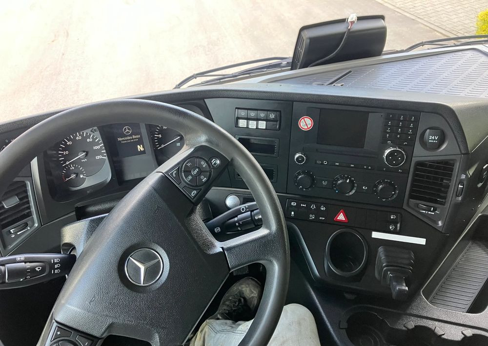 Mercedes-Benz ANTOS 1830 solidny kiper wywrotka blokada mostu - Tipper: picture 3 Mercedes-Benz ANTOS 1830 solidny kiper wywrotka blokada mostu - Tipper: picture 3