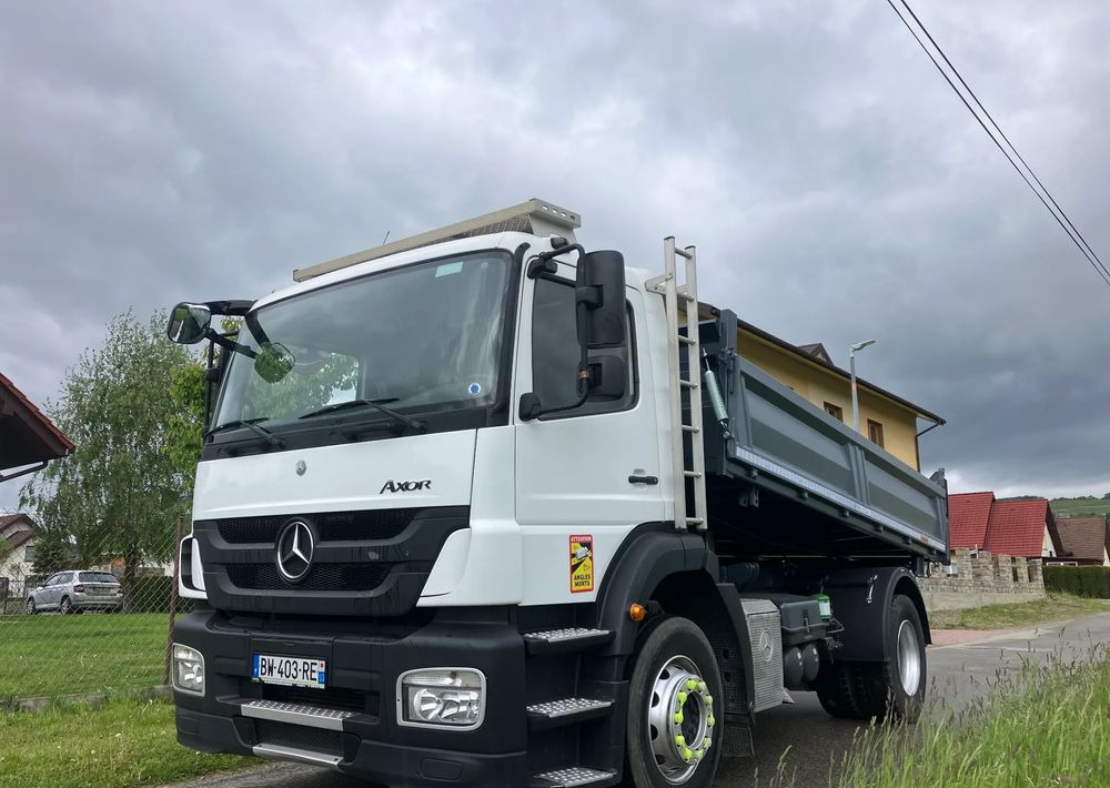 Mercedes-Benz Axor 1829 solidny kiper wywrotka blokada mostu - Tipper: picture 1 Mercedes-Benz Axor 1829 solidny kiper wywrotka blokada mostu - Tipper: picture 1