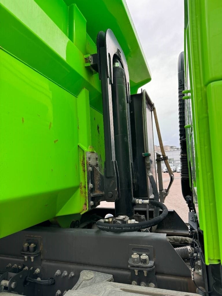 Volvo FM 8*4 - Tipper: picture 5 Volvo FM 8*4 - Tipper: picture 5
