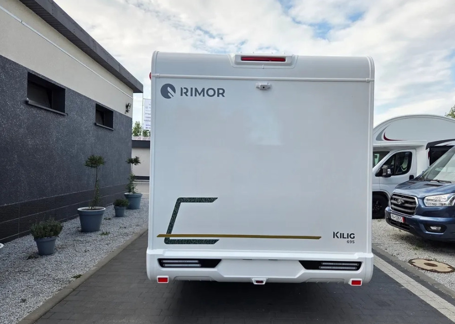 RIMOR Rimor KILIG 695 NEW Retrofitted 5-Passenger Winterized Camera Navigation - Camper van: picture 4 RIMOR Rimor KILIG 695 NEW Retrofitted 5-Passenger Winterized Camera Navigation - Camper van: picture 4