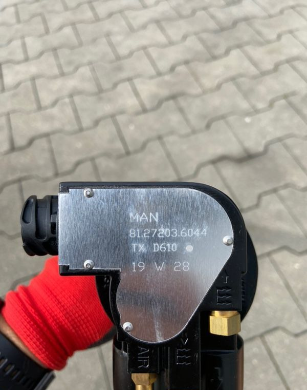 Czujnik poziomu paliwa MAN TGX TGS smok ssak jak NOWY - Sensor for Truck: picture 2 Czujnik poziomu paliwa MAN TGX TGS smok ssak jak NOWY - Sensor for Truck: picture 2