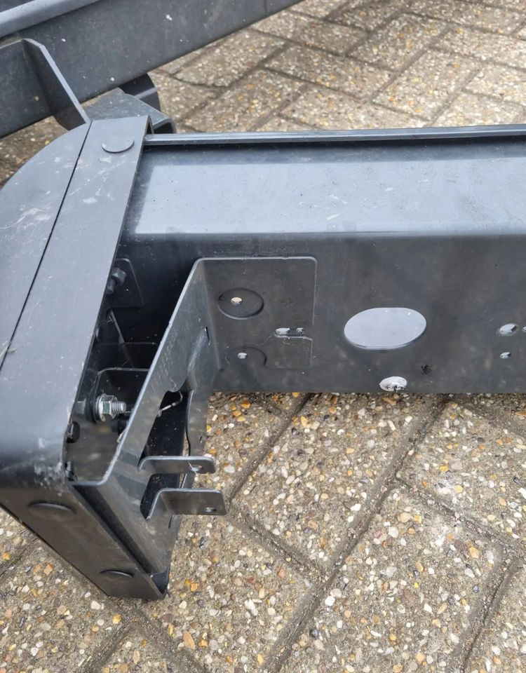 IVECO DAILY BELKA ZDERZAK TYŁ PARKTRONIC NOWY - Body and exterior: picture 5 IVECO DAILY BELKA ZDERZAK TYŁ PARKTRONIC NOWY - Body and exterior: picture 5