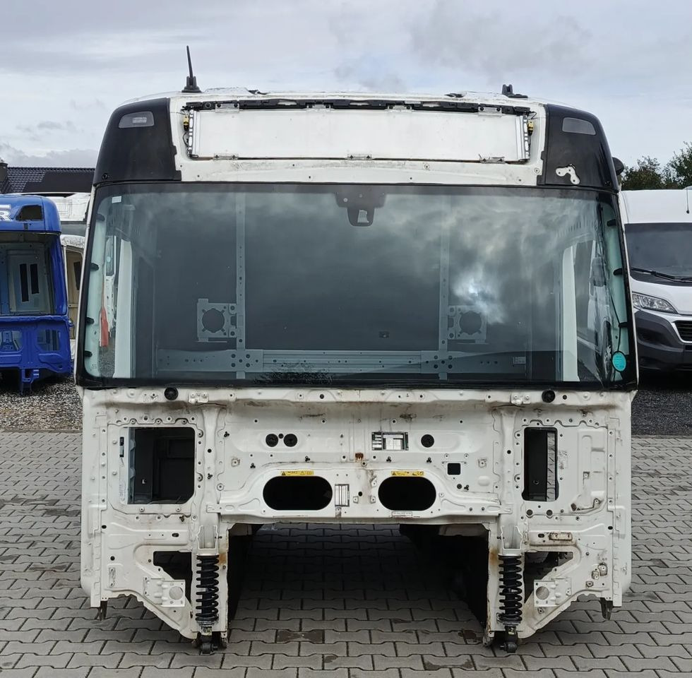 KABINA VOLVO FH4 - Cab for Truck: picture 1 KABINA VOLVO FH4 - Cab for Truck: picture 1