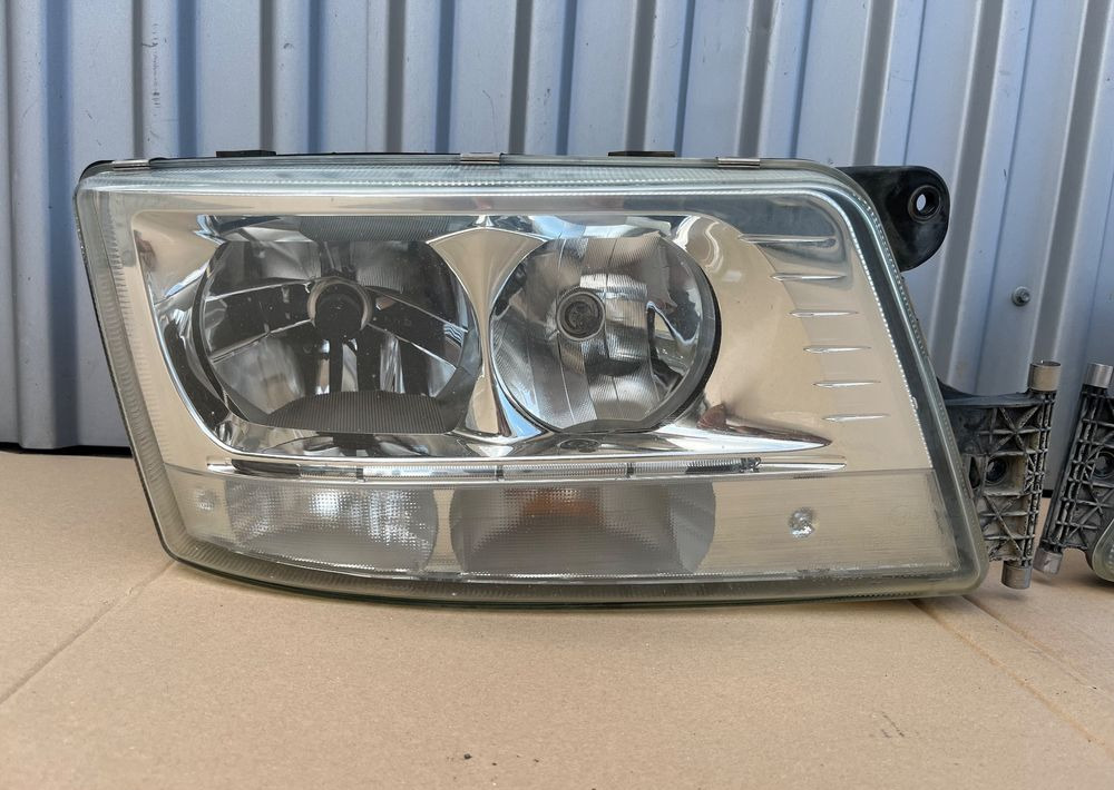 Lampa xenon MAN TGX TGS euro 6 reflektor ksenon - Lights/ Lighting for Truck: picture 2 Lampa xenon MAN TGX TGS euro 6 reflektor ksenon - Lights/ Lighting for Truck: picture 2