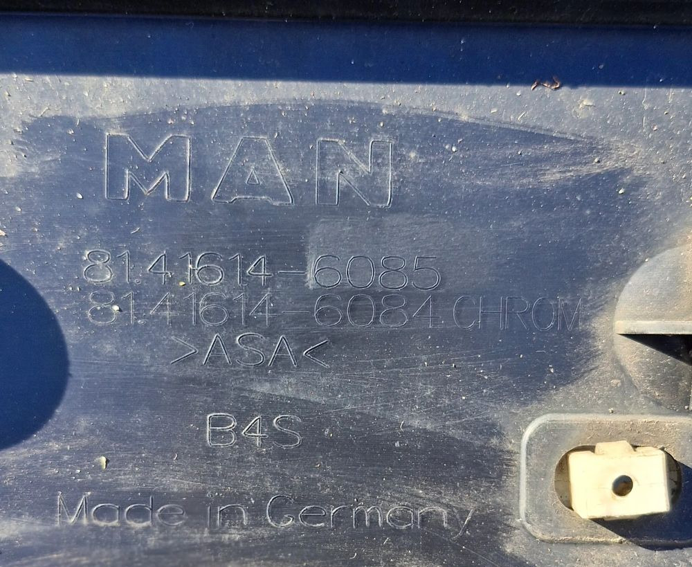 MAN TG3 TGX GRILL ATRAPA DOLNA 81.41614-6085 - Body and exterior: picture 2 MAN TG3 TGX GRILL ATRAPA DOLNA 81.41614-6085 - Body and exterior: picture 2