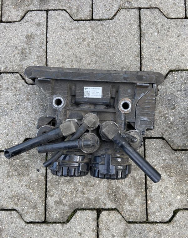 Modulator hamulcowy EBS MAN TGX TGS euro 6 knorr bremse zawór - Brake valve for Truck: picture 1 Modulator hamulcowy EBS MAN TGX TGS euro 6 knorr bremse zawór - Brake valve for Truck: picture 1