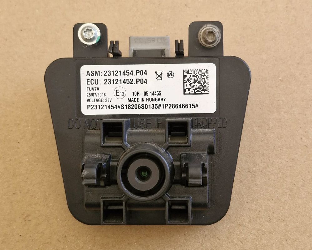 VOLVO FH4 KAMERA RADAR 23121454.P04 - Cab and interior: picture 1 VOLVO FH4 KAMERA RADAR 23121454.P04 - Cab and interior: picture 1