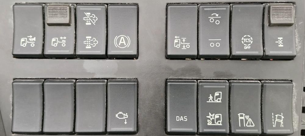 VOLVO FH5 FM5 PRZYCISKI GUZIKI - Cab and interior: picture 1 VOLVO FH5 FM5 PRZYCISKI GUZIKI - Cab and interior: picture 1