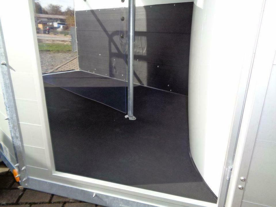 Böckmann Pferdeanhänger, Champion R, ALUBODEN, SaKa, 100 km/h - Horse trailer: picture 3 Böckmann Pferdeanhänger, Champion R, ALUBODEN, SaKa, 100 km/h - Horse trailer: picture 3