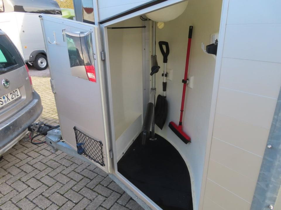 Böckmann, Pferdeanhänger, Champion R, top, SaKa. 100 km/h - Horse trailer: picture 3 Böckmann, Pferdeanhänger, Champion R, top, SaKa. 100 km/h - Horse trailer: picture 3