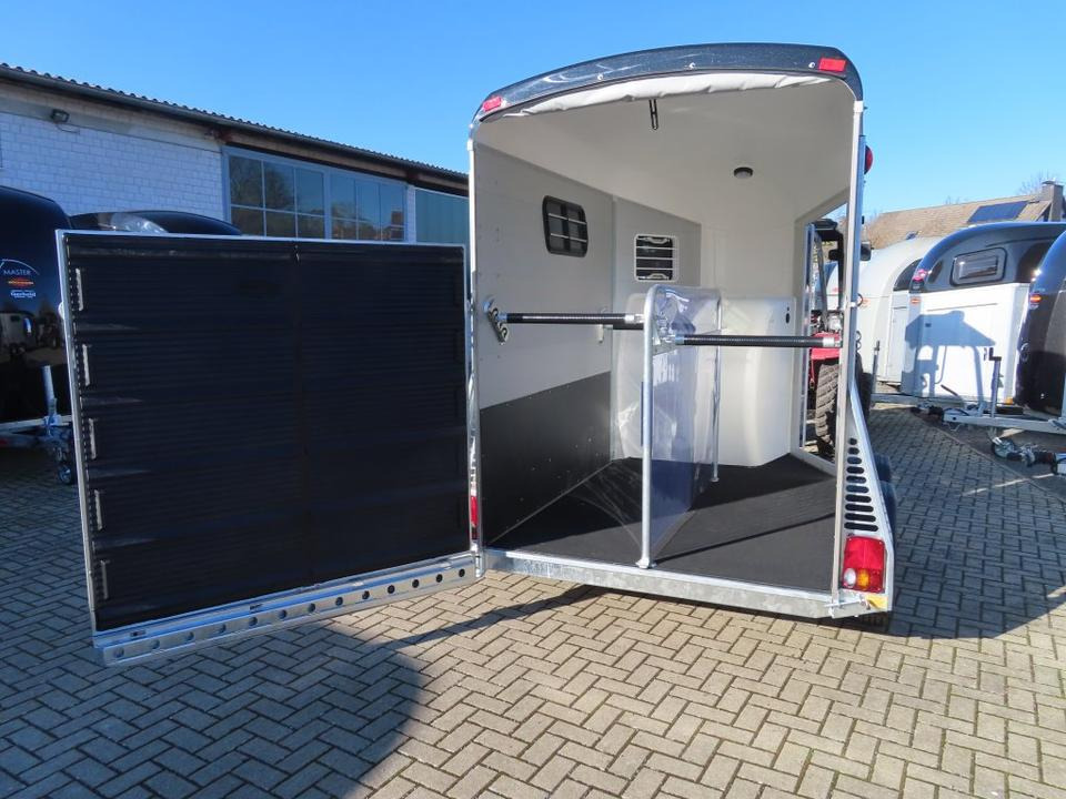 Böckmann Pferdeanhänger, Portax-Western, Flügeltür, 100 km/h - Horse trailer: picture 5 Böckmann Pferdeanhänger, Portax-Western, Flügeltür, 100 km/h - Horse trailer: picture 5