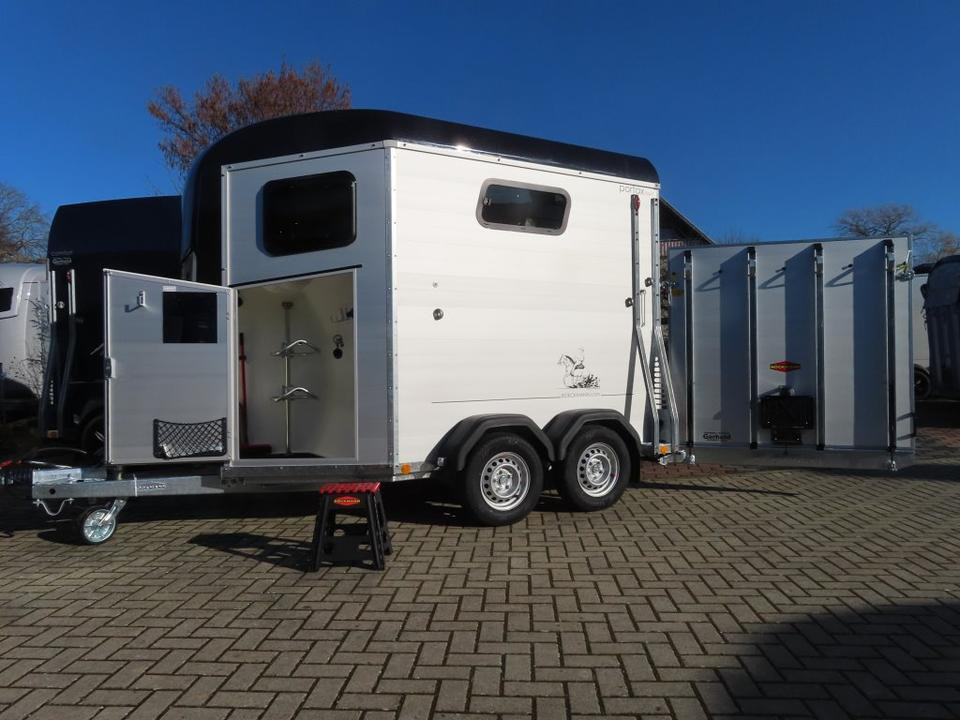Böckmann Pferdeanhänger, Portax-Western, Flügeltür, 100 km/h - Horse trailer: picture 1 Böckmann Pferdeanhänger, Portax-Western, Flügeltür, 100 km/h - Horse trailer: picture 1