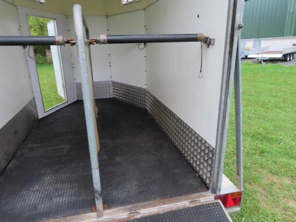 Vieh - Pferdeanhänger, PKW Anhänger, Henra, TÜV NEU - Horse trailer: picture 4 Vieh - Pferdeanhänger, PKW Anhänger, Henra, TÜV NEU - Horse trailer: picture 4
