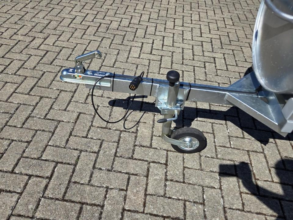 Wasserfass Verzinkt 600l Tränke Fahrgestell Beleuchtung - Tank trailer: picture 4 Wasserfass Verzinkt 600l Tränke Fahrgestell Beleuchtung - Tank trailer: picture 4