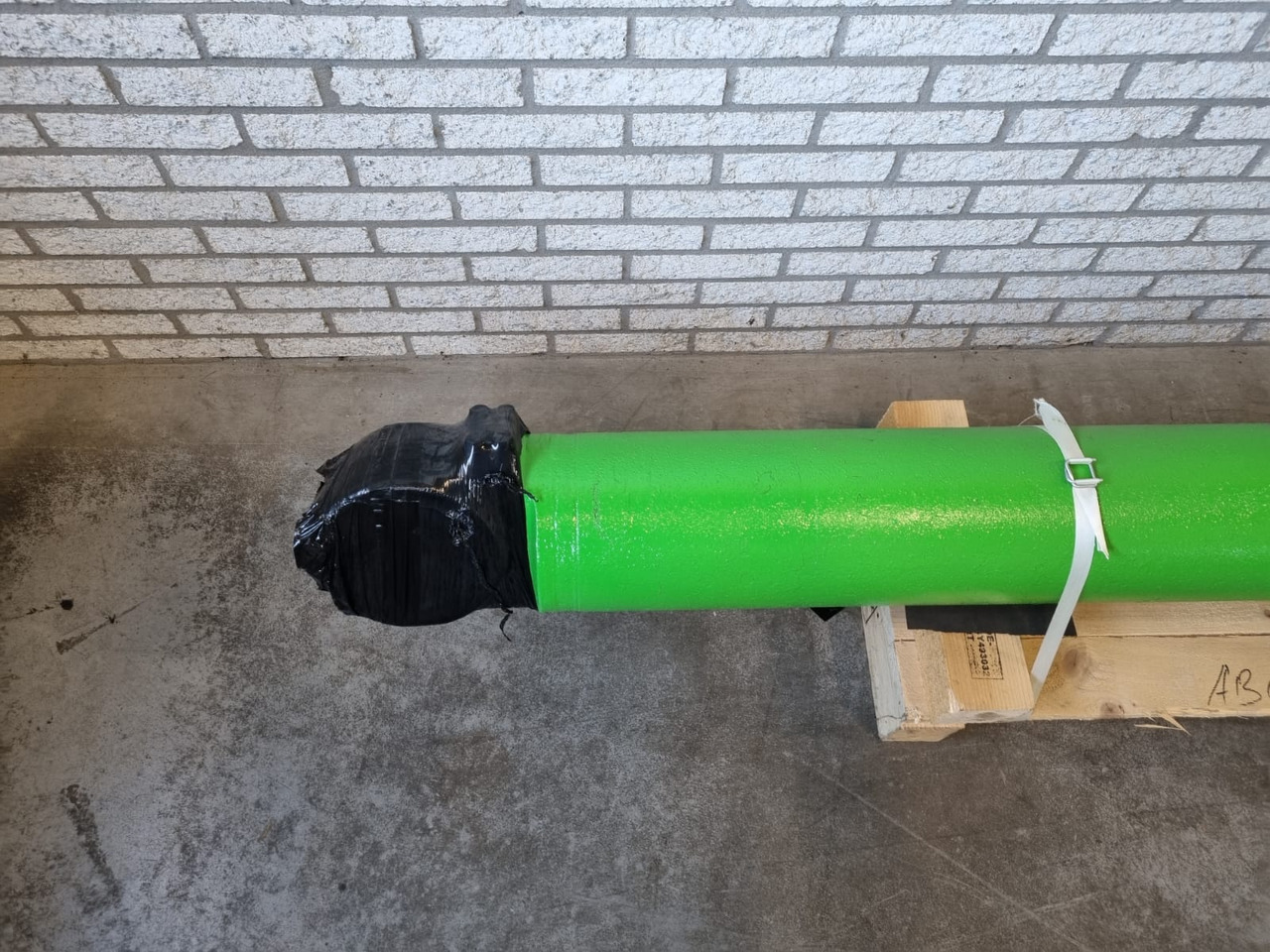 Sennebogen 870 Stick + boom Cylinder + 835 C boom + stick cylinder - Hydraulic cylinder for Waste/ Industry handler: picture 3 Sennebogen 870 Stick + boom Cylinder + 835 C boom + stick cylinder - Hydraulic cylinder for Waste/ Industry handler: picture 3