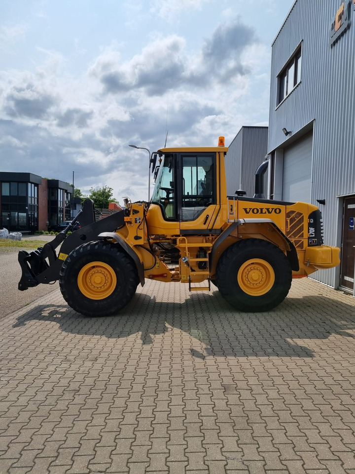 VOLVO L70F 2009 with new engine - Wheel loader: picture 3 VOLVO L70F 2009 with new engine - Wheel loader: picture 3